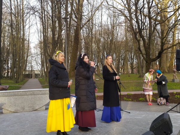 Skulptūrų parke – ukrainiečių palaikymo akcija