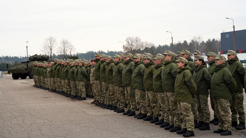 Bazinį komendantinių vienetų karių rengimo kursą baigė dar 80 piliečių