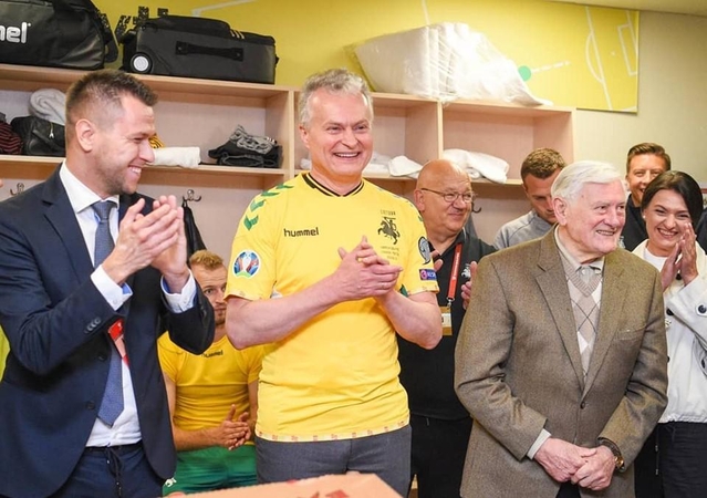 Stadione apsilankęs G. Nausėda: nenusiminkite, Lietuvoje futbolas vis vien bus