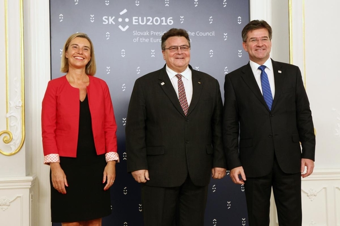 Linas Linkevičius (viduryje)