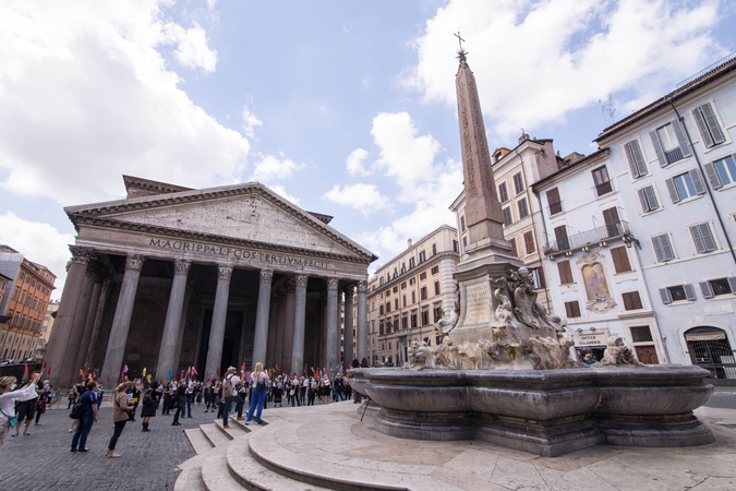 Italijoje praėjusią parą Covid-19 pareikalavo 71 žmogaus gyvybės