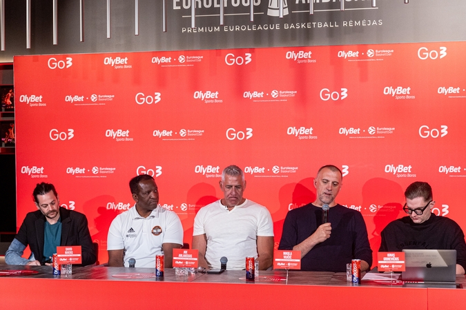 Spaudos konferencija su Eurolygos legendomis