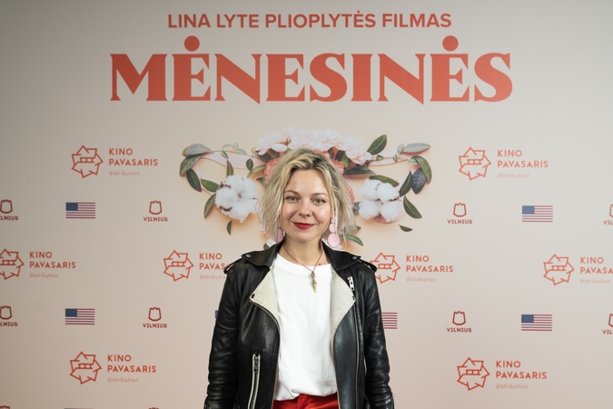 L. L. Plioplytė į Lietuvą sugrįžo su nauju kūriniu – įvyko filmo „Mėnesinės“ premjera 
