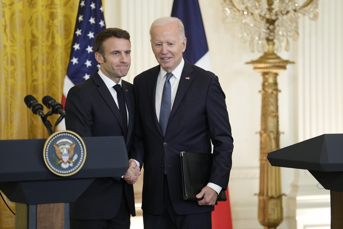 Emmanuelis Macronas ir Joe Bidenas