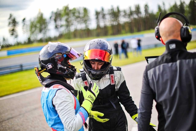 „SpeedSisters“ damos prisijaukino neregėtą „Botniaring“ trasą