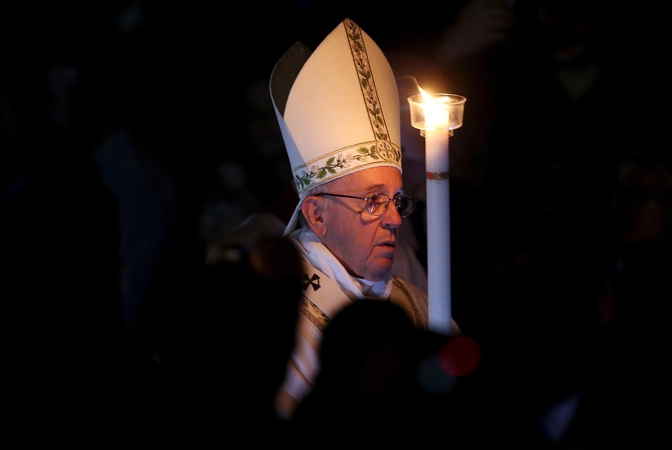Po niūrios savaitės popiežius Pranciškus paskelbė Velykų žinią