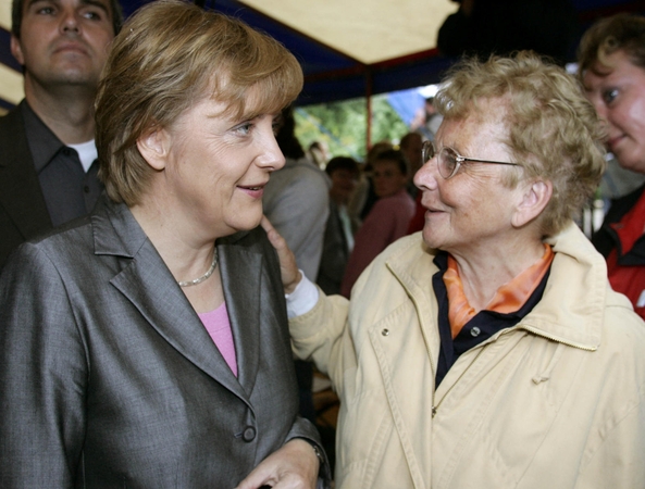 Angela Merkel ir Herlind Kasner