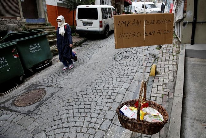 Turkijoje koronavirusas nusinešė dar 69 gyvybes
