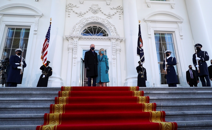 Joe Bidenas su žmona Jill 