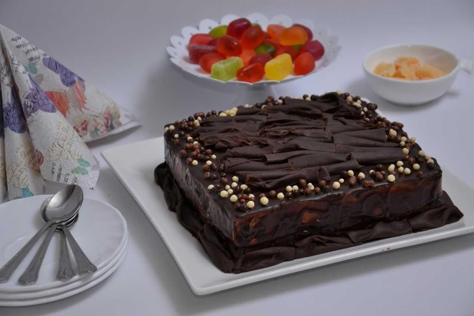 Sausainių tortas