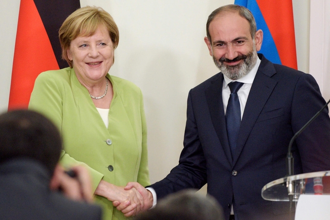 Angela Merkel ir Nikolas Pašinianas