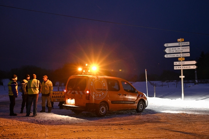 Dingęs Prancūzijos naikintuvas rastas sudužęs kalnuose 