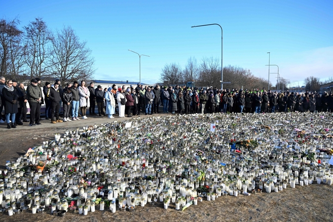 Po masinių šaudynių Švedija leis ugdymo įstaigoms tikrinti mokinių daiktus