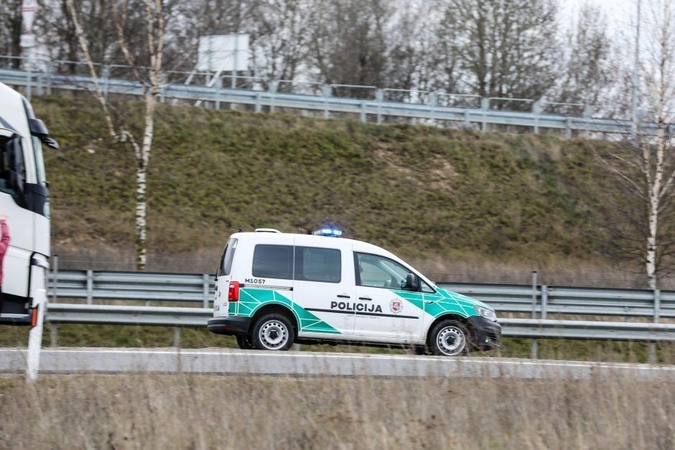 Į Lietuvą trečiadienį dar dviem konvojais per Lenkiją grįžo 49 lietuviai