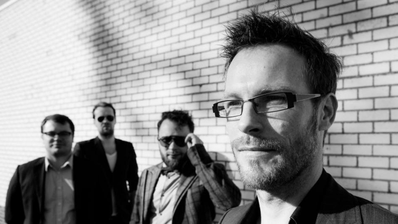 Lietuvoje gyvenantį belgų gitaristą nustebino koncerte gauta gėlė