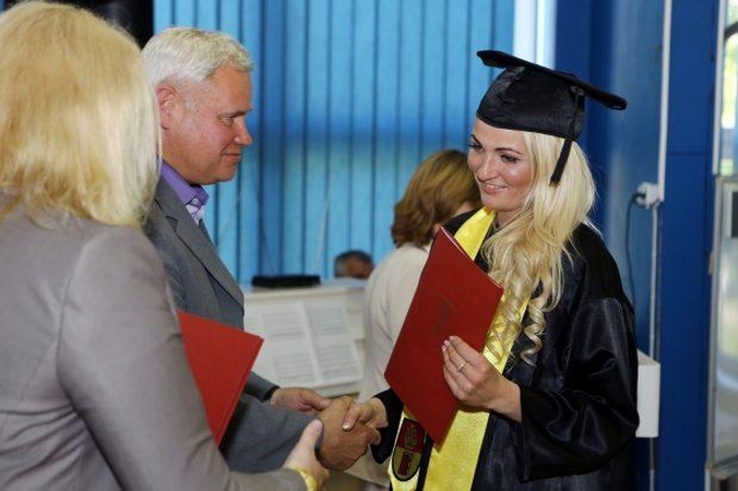Klaipėdoje daugėja diplomuotų absolventų