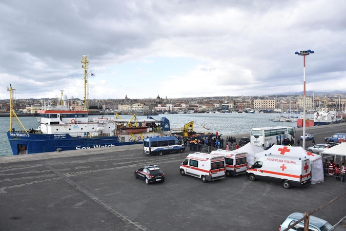 Italija: Katanijos uoste iš laivo „Sea Watch 3“ išlaipinti visi migrantai