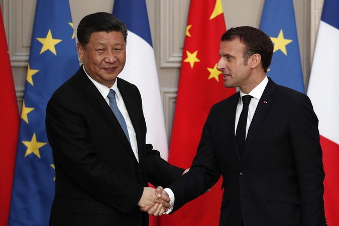 Xi Jinpingas ir Emmanuelis Macronas 