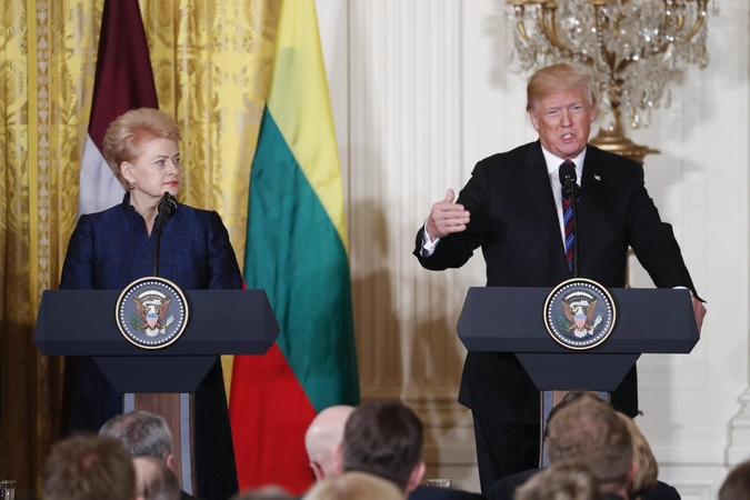 Chaotiškas D. Trumpo ir D. Grybauskaitės pokalbis apie NATO: citatos 