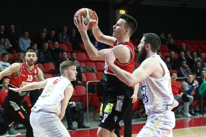 Veteranų vedamas "Lietuvos rytas" sutriuškino "Pieno žvaigždes"