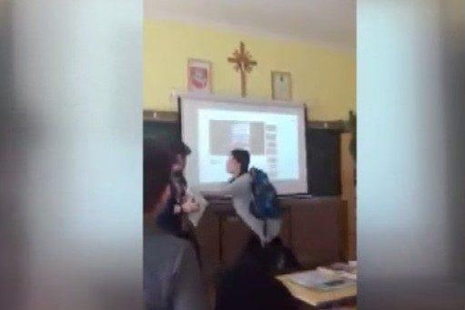 Pareigūnai pradėjo ikiteisminį tyrimą dėl Kuršėnų pedagogės elgesio 