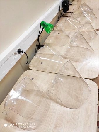 Sostinės mokyklų „FabLab“ dirbtuvėse gaminamos apsauginės priemonės medikams