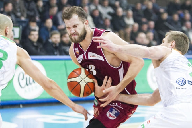 Autsaiderių dvikovoje "Lietkabelis" parklupdė "Dzūkijos" krepšininkus