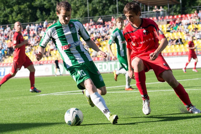 Saugas P. Komolovas rungtyniaus Permės "Amkar" ekipoje
