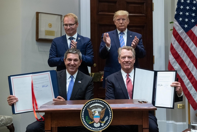D. Trumpas pasirašė susitarimą dėl jautienos pardavimų didinimo ES