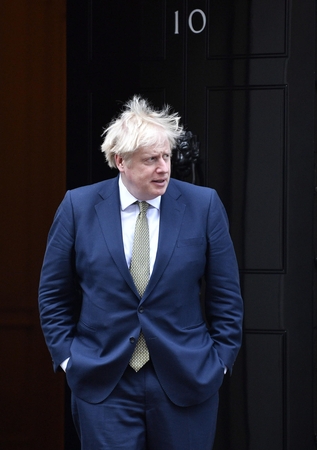 B. Johnsonas pasirašė „Brexito“ susitarimą