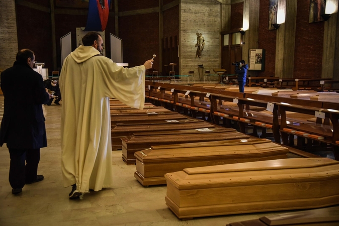 Italijoje nuo koronaviruso mirė dar 760 žmonių, užsikrėtė – daugiau kaip 4 tūkst.
