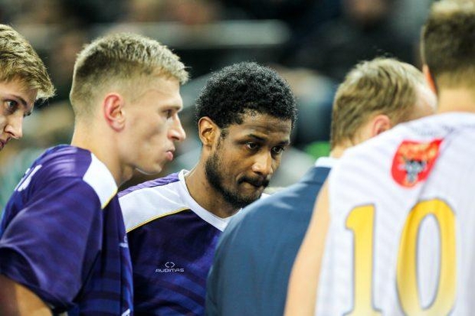 „Pieno žvaigždžių“ krepšininkai neturėjo vargo su LKL autsaideriais