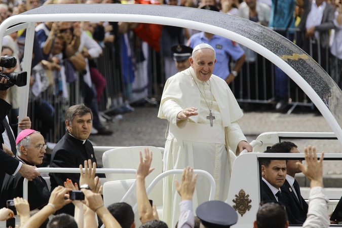 Popiežius ragina pasaulį bendradarbiauti ir padėti migrantams