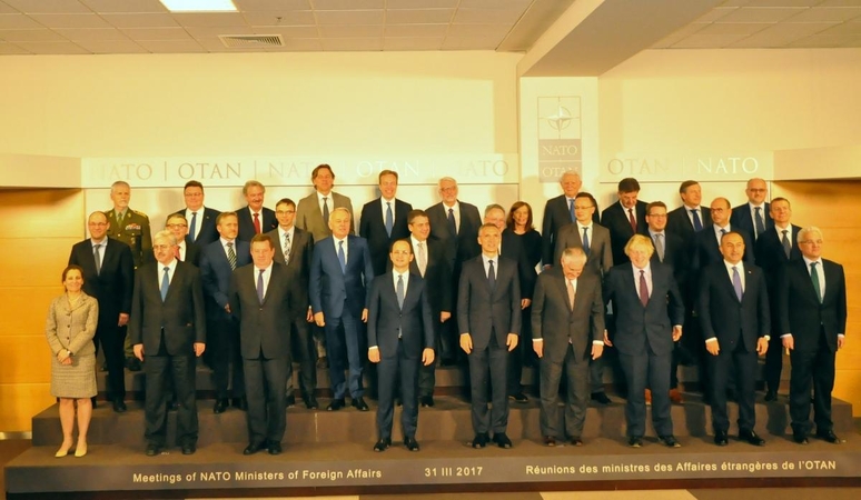 Ministras NATO susitikime pabrėžė gynybos biudžeto svarbą Rusijos grėsmės akivaizdoje