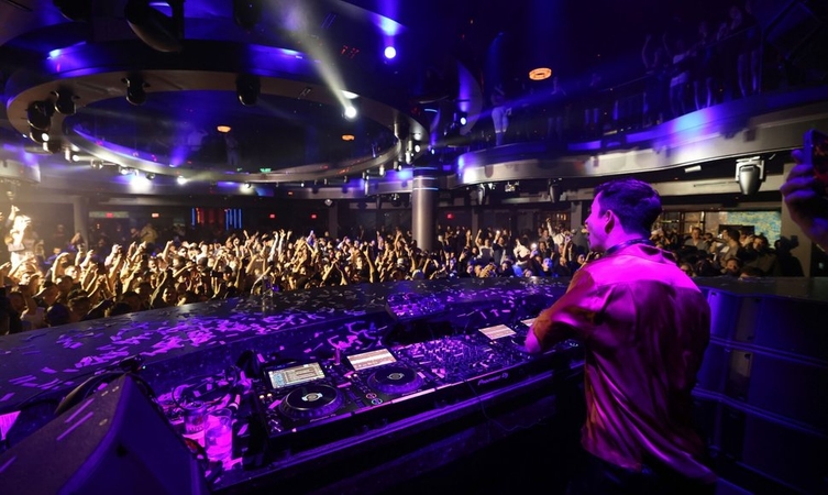 Po audringo garsenybių vakarėlio Maskvos naktinį klubą nurodyta uždaryti 90 dienų