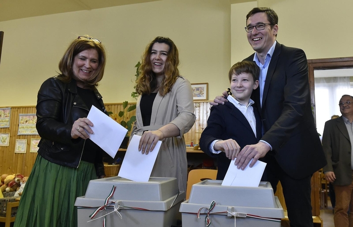 Vengrai aktyviai balsavo parlamento rinkimuose