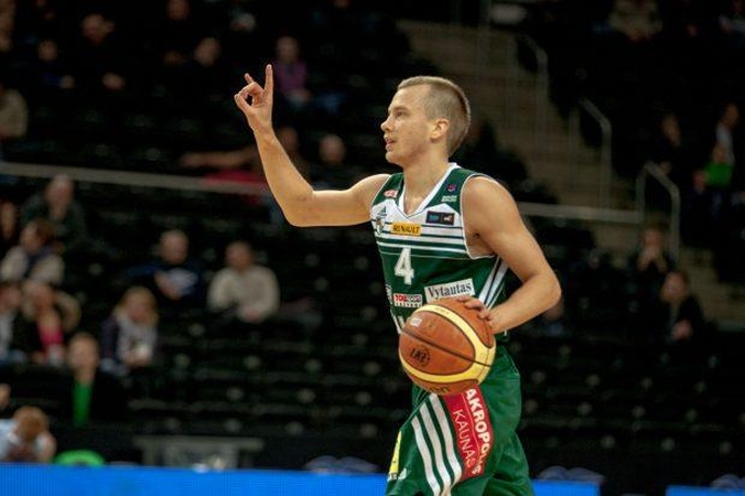 LKL: "Žalgiris" gerbėjams stipriai patampė nervus, bet "Pieno žvaigždes" įveikė
