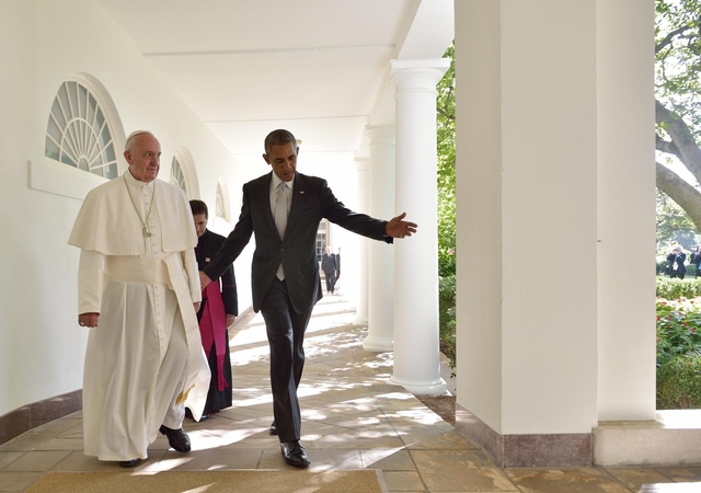 B. Obama šiltai priėmė popiežių Baltuosiuose rūmuose