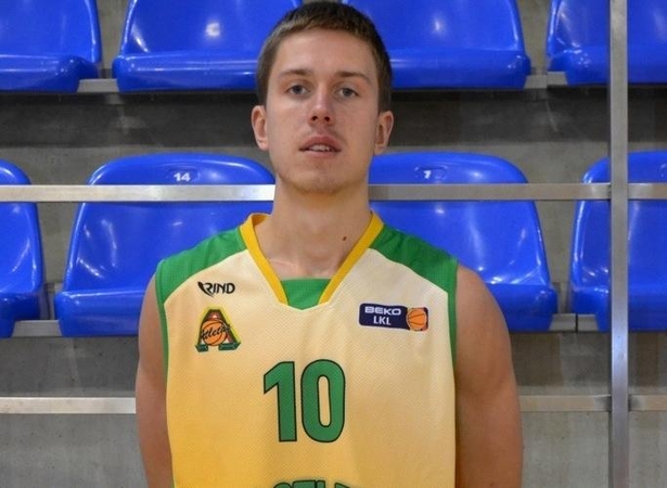 „LSU-Atletas“ nutraukė sutartį  su puolėju E.Alunderiu