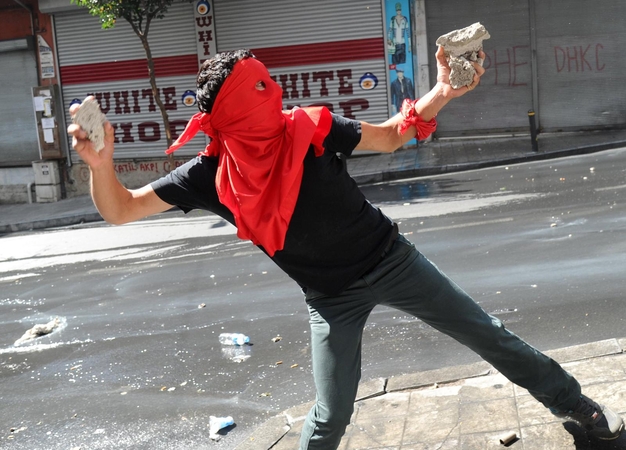 Turkijoje per susirėmimus žuvo žmogus