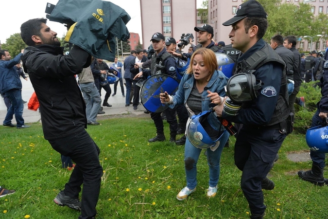 Turkijos policija vaikė protestavusius prieš islamišką konstituciją