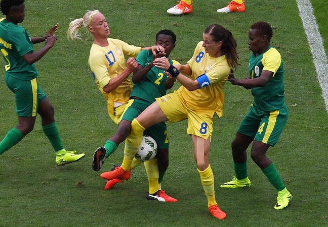  Olimpinių žaidynių moterų futbolo turnyras prasidėjo švedžių pergale