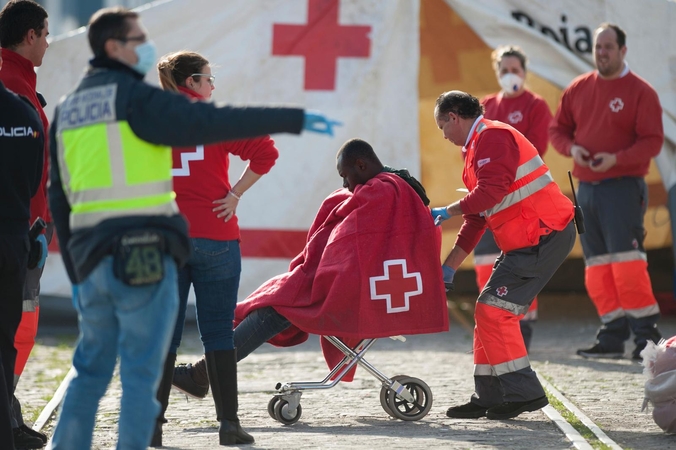 Migrantai šturmavo Ispanijos anklavo sieną 