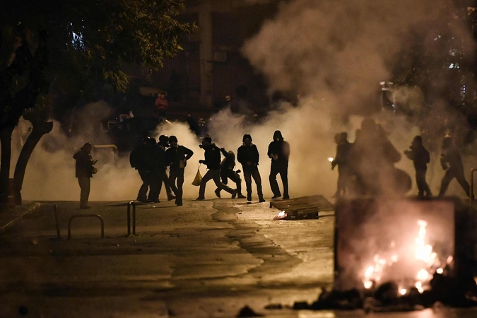 Graikijoje per jaunimo protestus sužeisti du žmonės