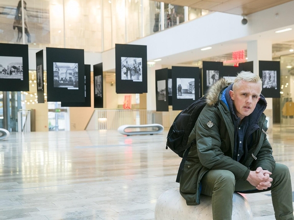 „Laisva meilė“ gatvės fotografo V. Alesiaus akimis