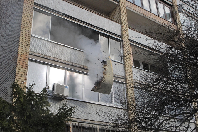 Kaune, Savanorių prospekte, daugiabutyje trečiadienį įsiplieskė gaisras.