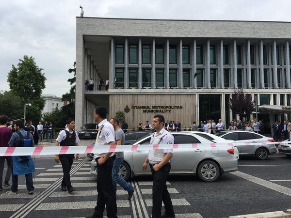 Užminuoto automobilio sprogimas Turkijoje nusinešė 11 policininkų gyvybes