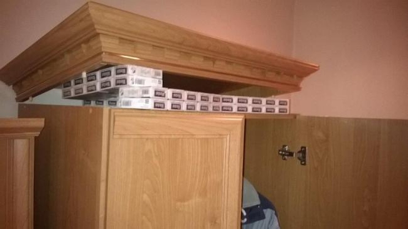Du broliai vertėsi kontrabanda 