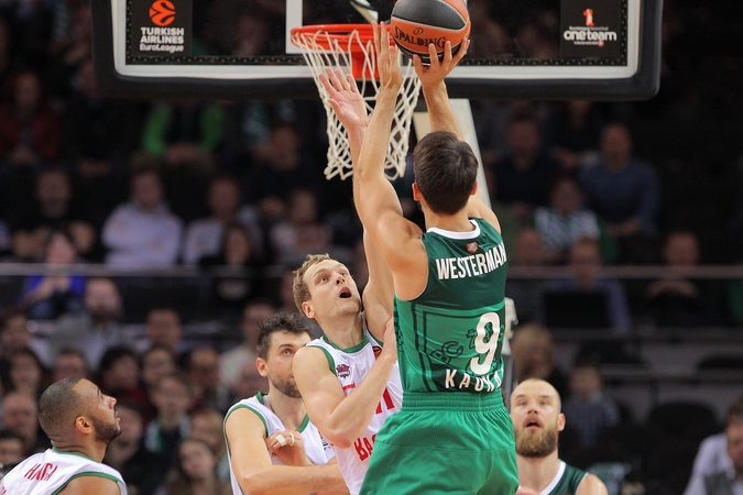 Rungtynių pabaigoje spurtavęs "Žalgiris" palaužė "Baskonia" krepšininkus