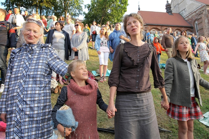 Himną giedojo tūkstantinis kauniečių choras